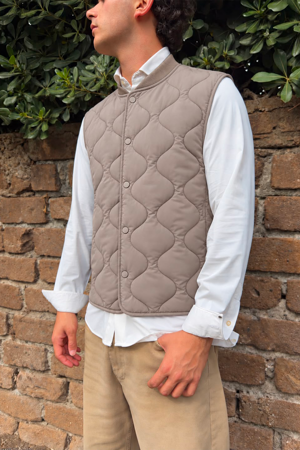 Gilet trapuntato con bottoni