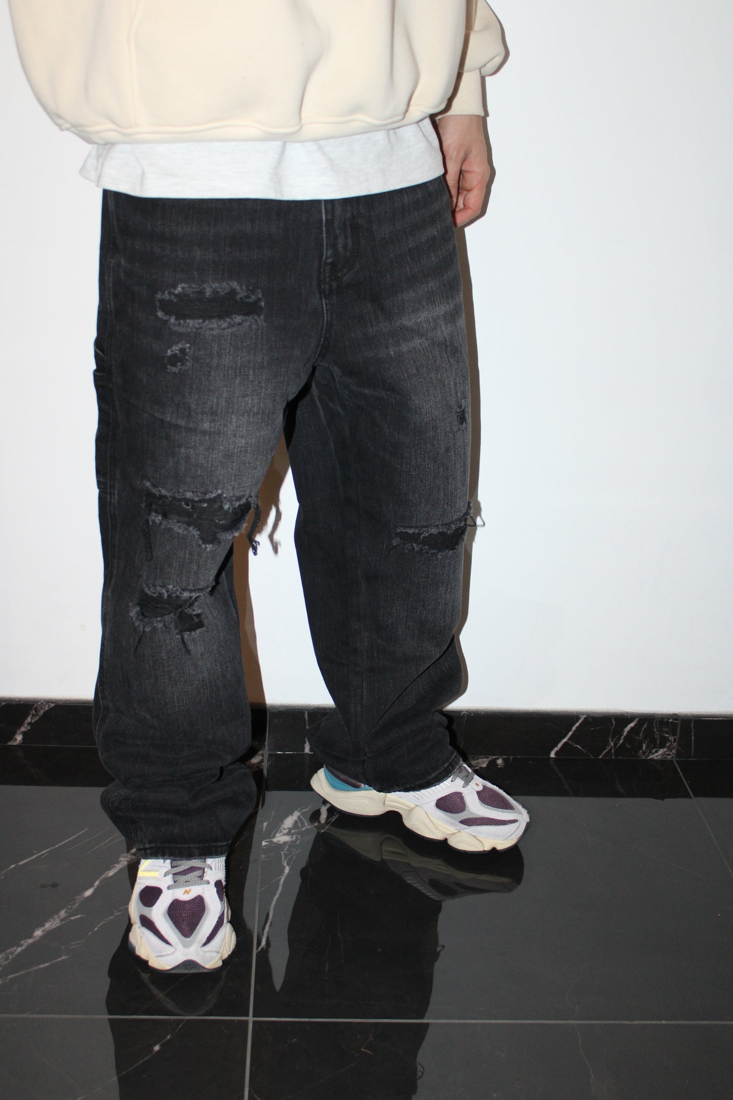 Jeans baggy con strappi