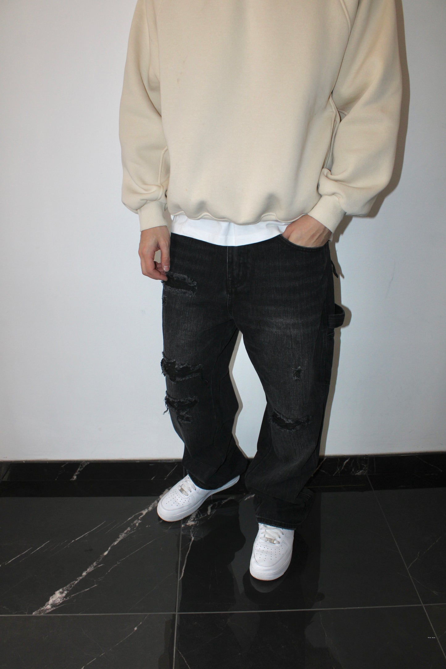 Jeans baggy con strappi