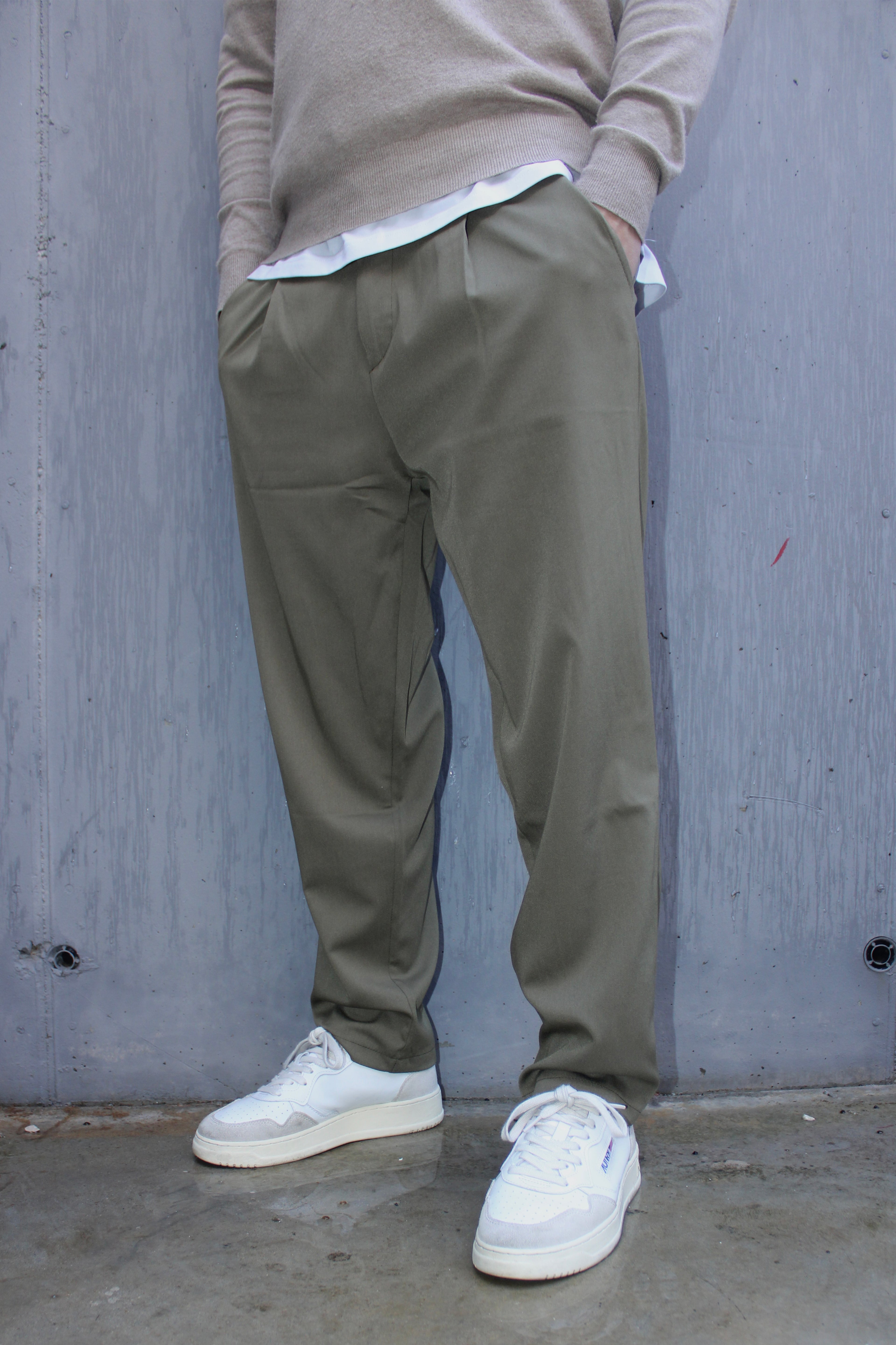 Pantalone vestibilità regular fit