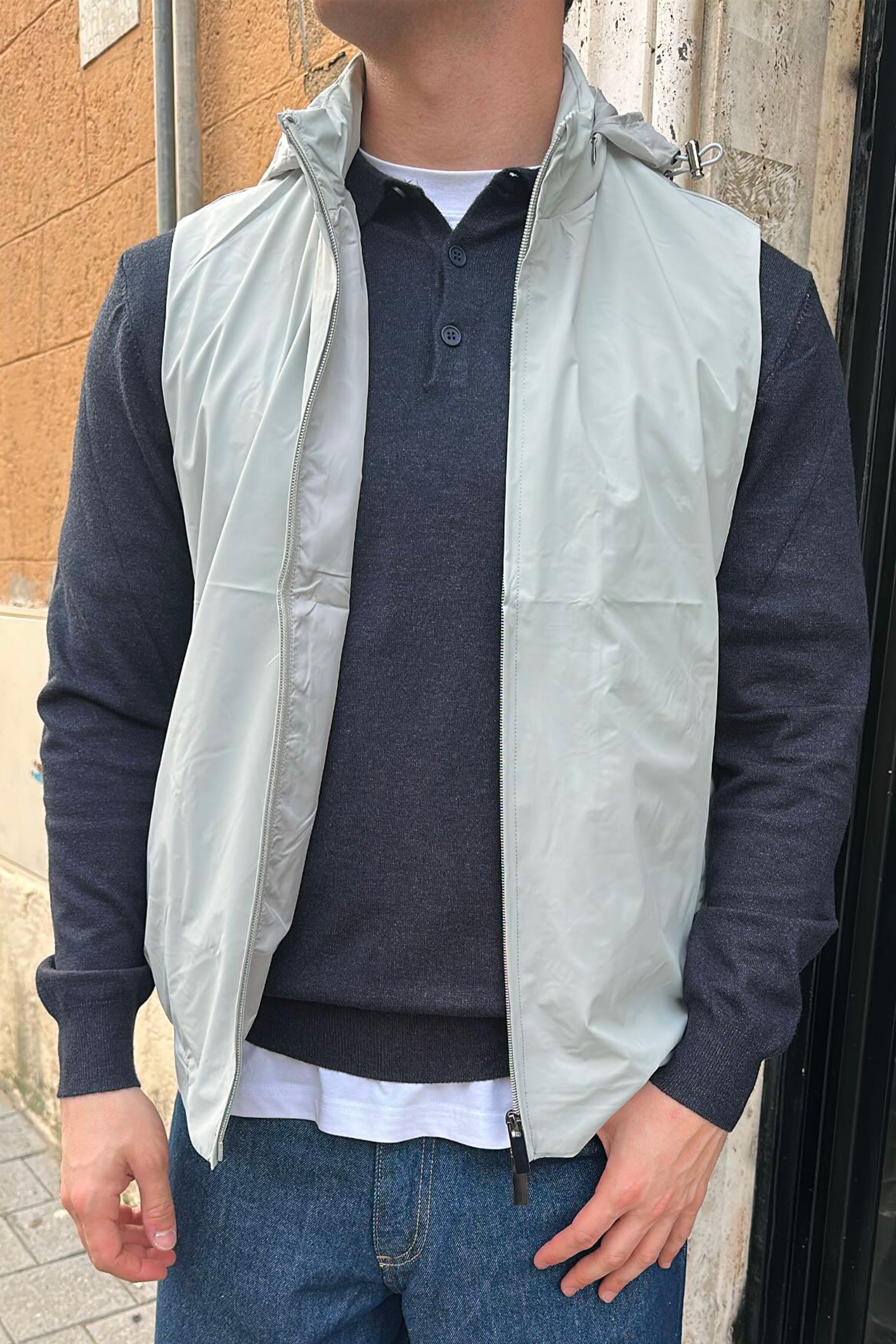 Gilet smanicato in tessuto tecnico liscio