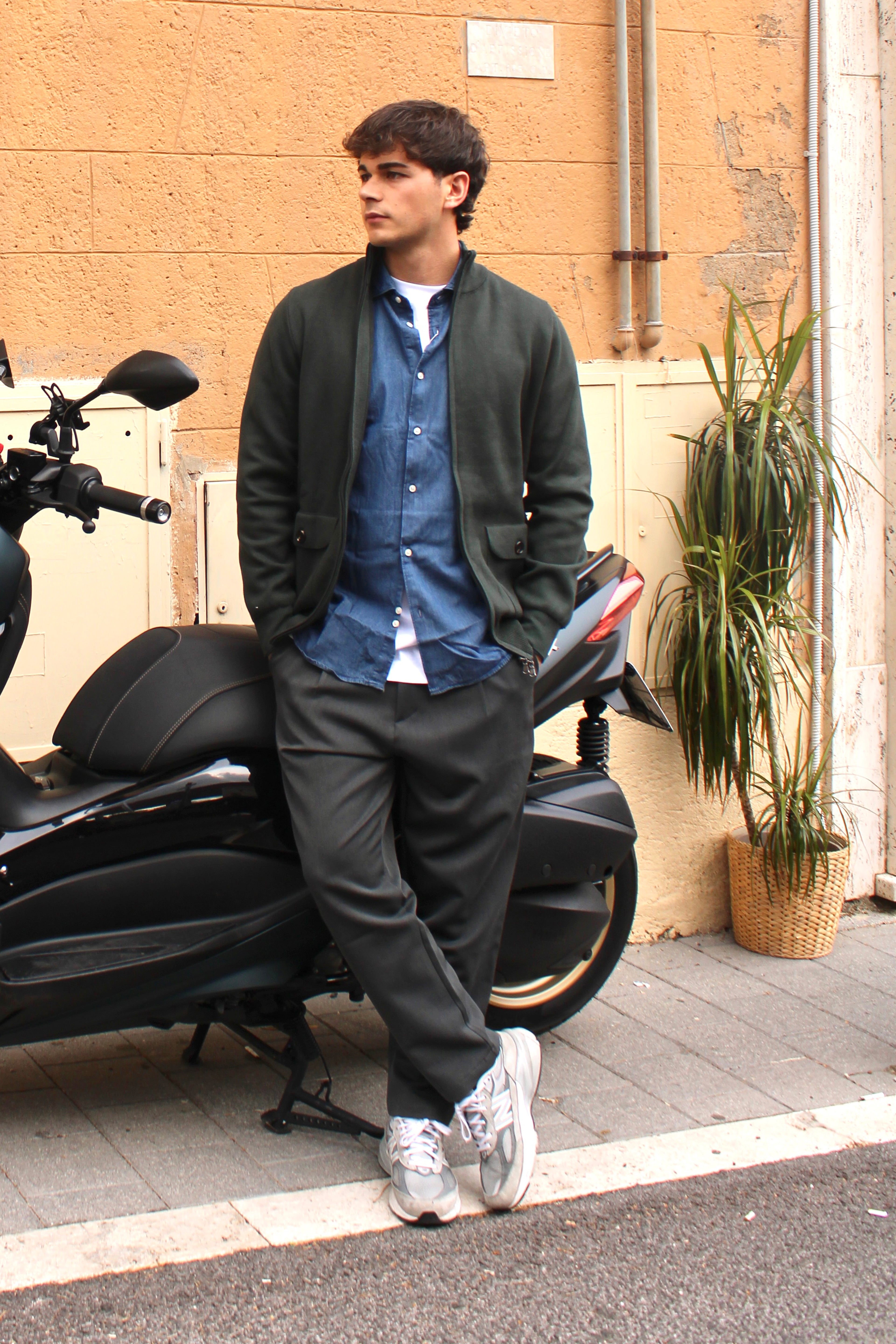 Pullover con zip - Tasca con bottone