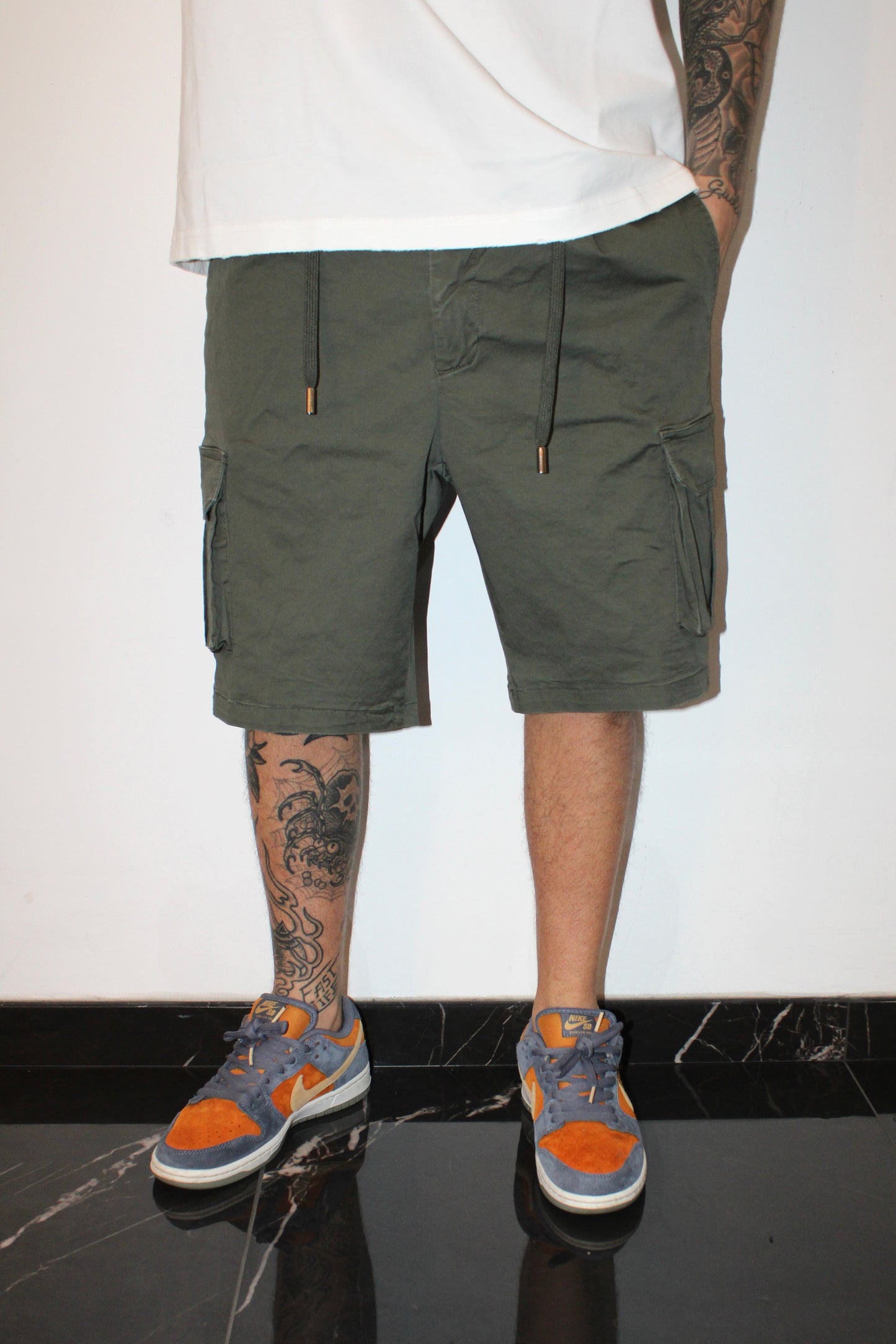 Bermuda regular fit - dettaglio tasca laterale