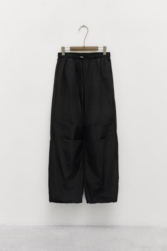 Pantaloni cargo con pieghe anteriori