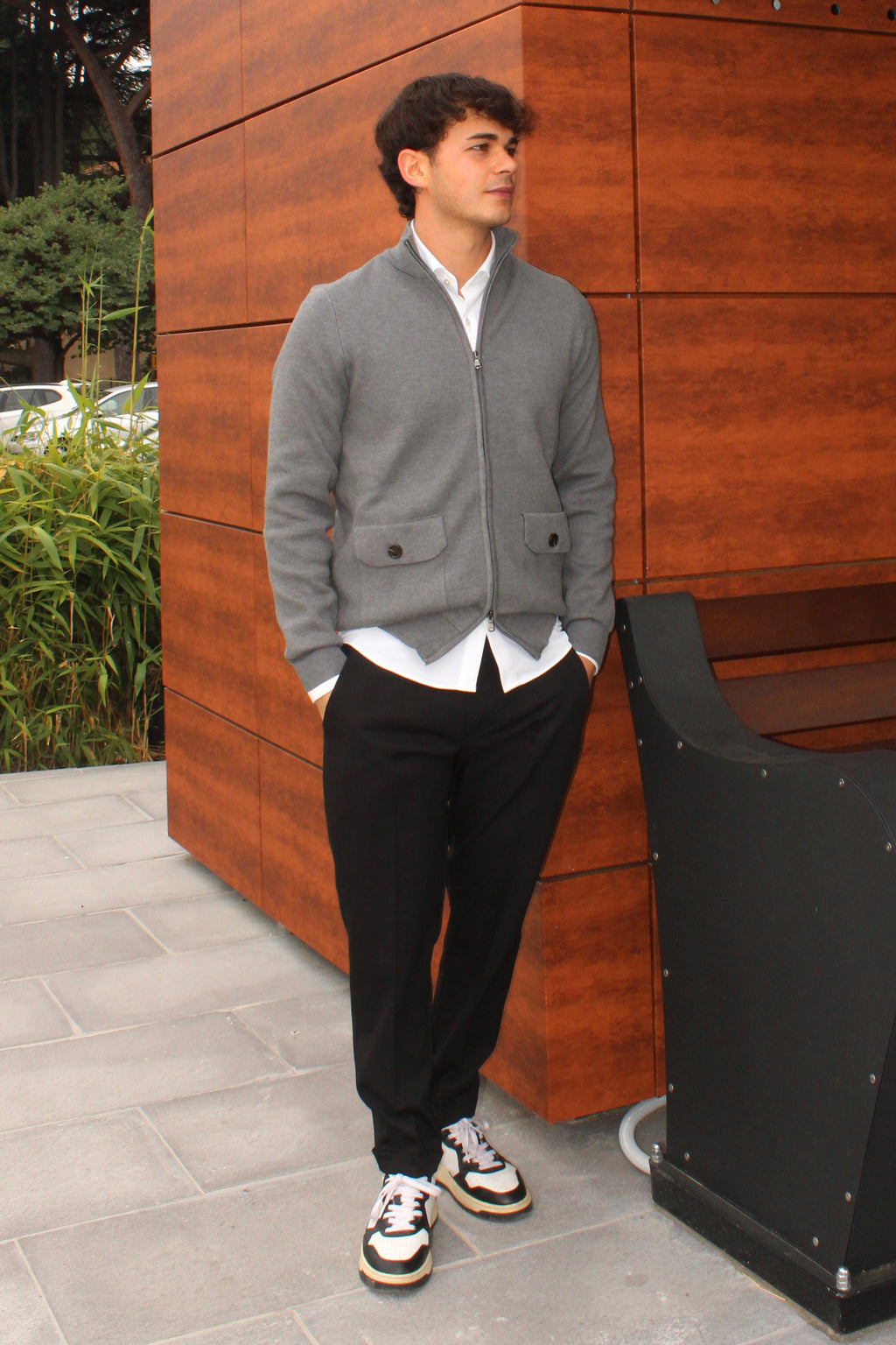 Pullover con zip - Tasca con bottone