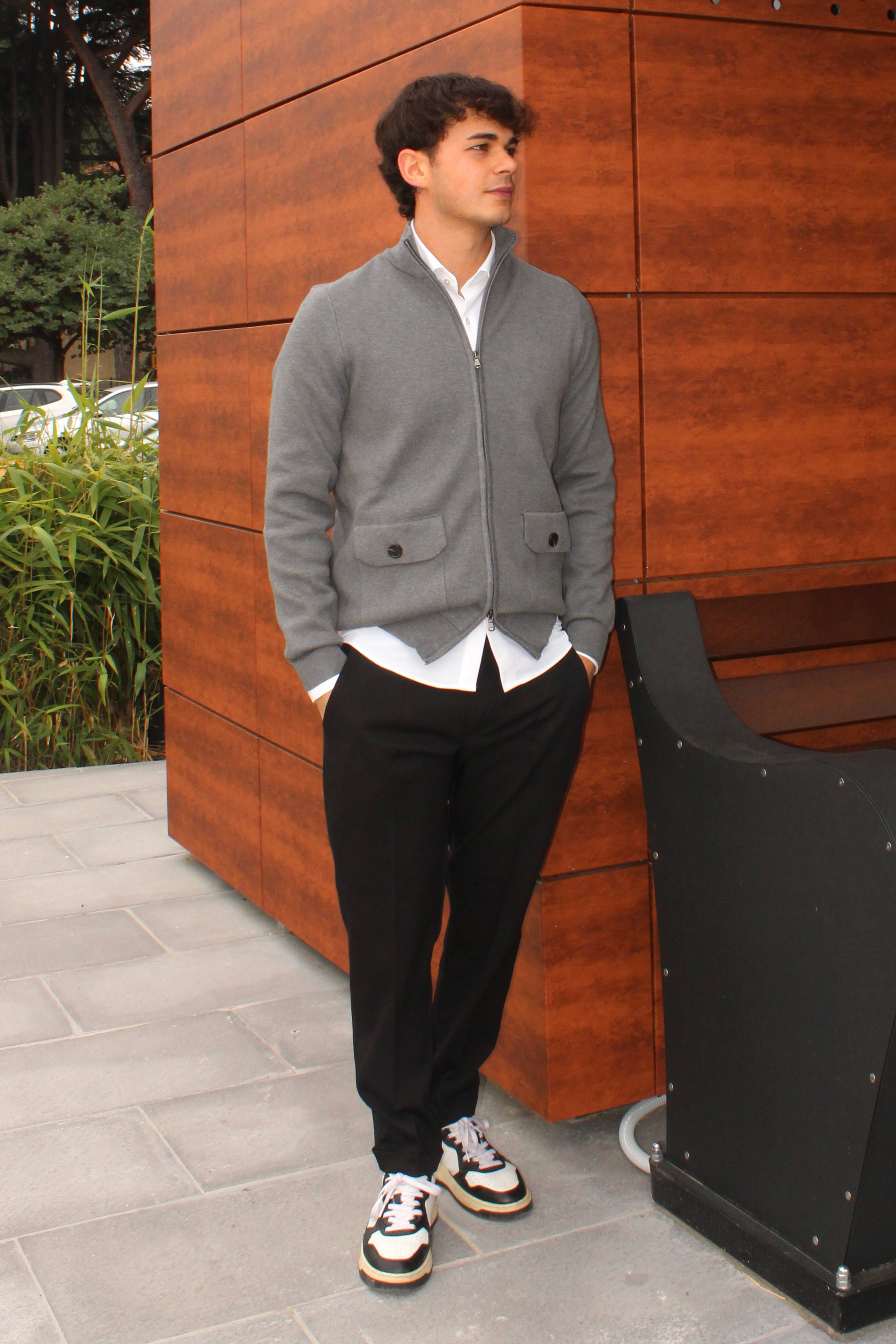 Pullover con zip - Tasca con bottone