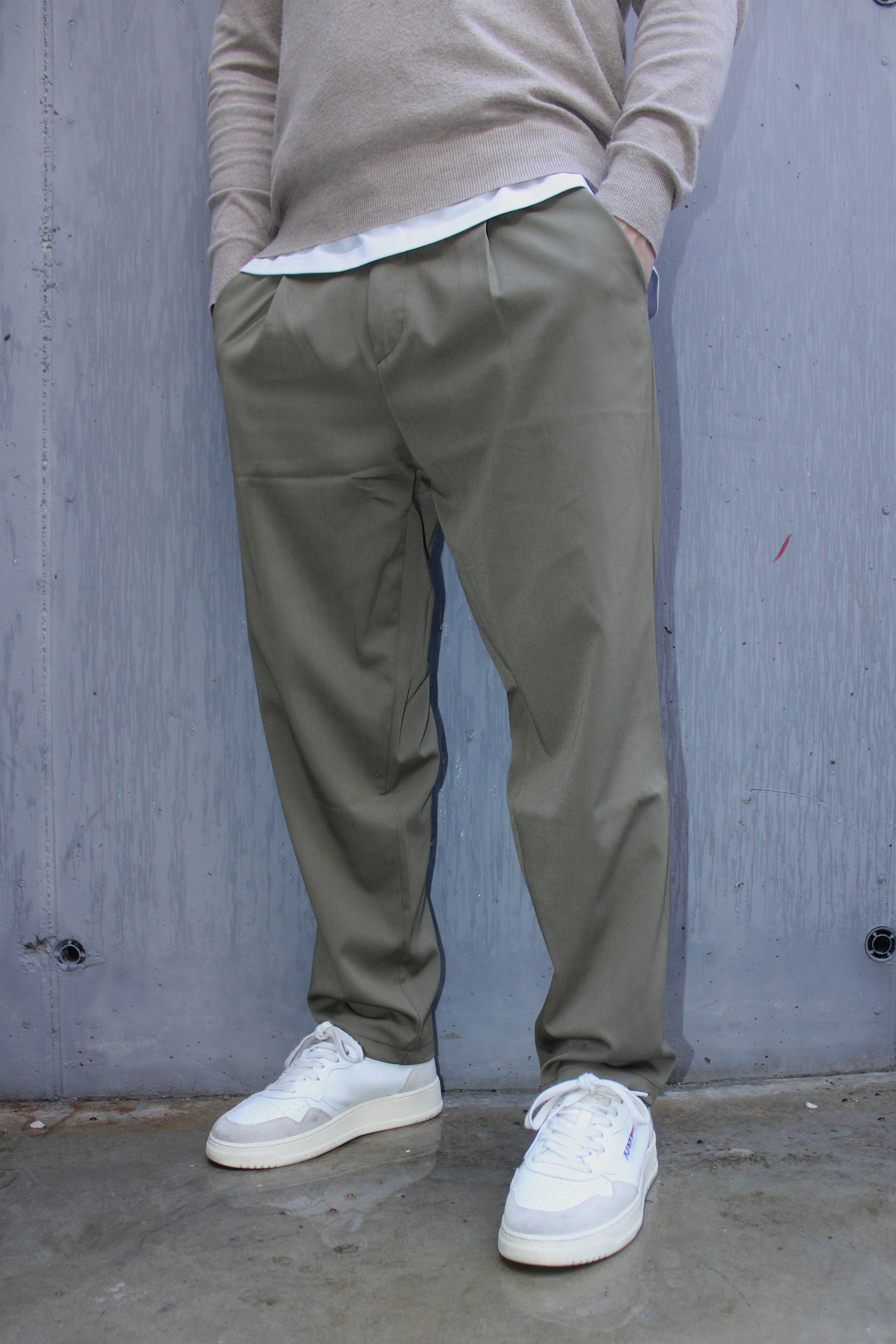 Pantalone vestibilità regular fit
