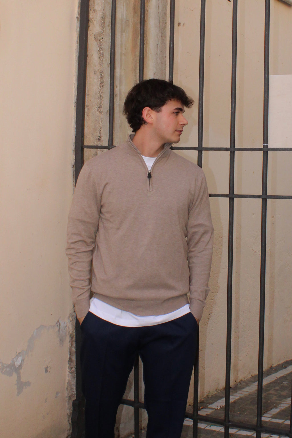 Maglioncino a collo alto con zip